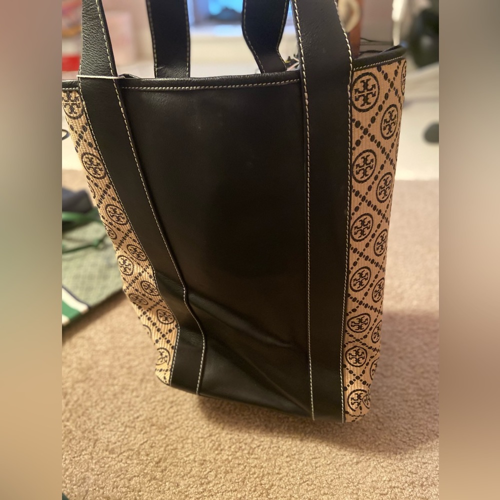 Tory Burch Raffia Monogram Oversized Tote 👜 - Picture 3 of 8